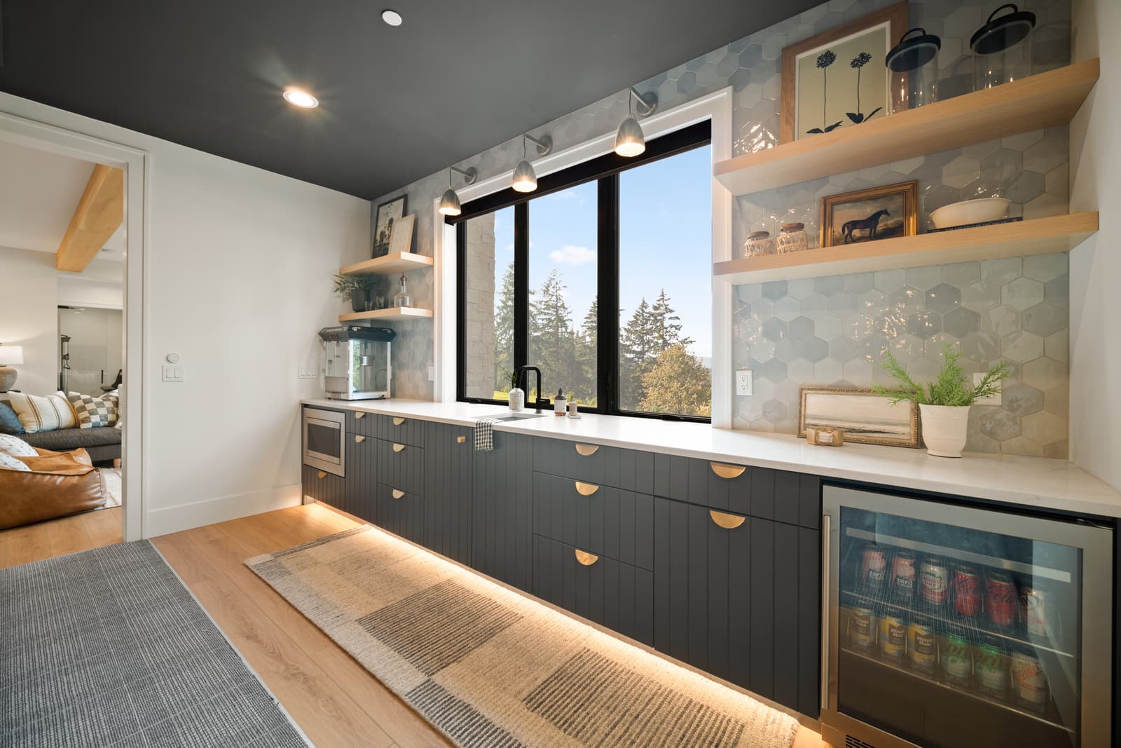Butler pantry